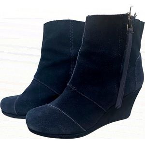 Tom’s Navy Blue Suede Wedge Heeled Booties size 8.